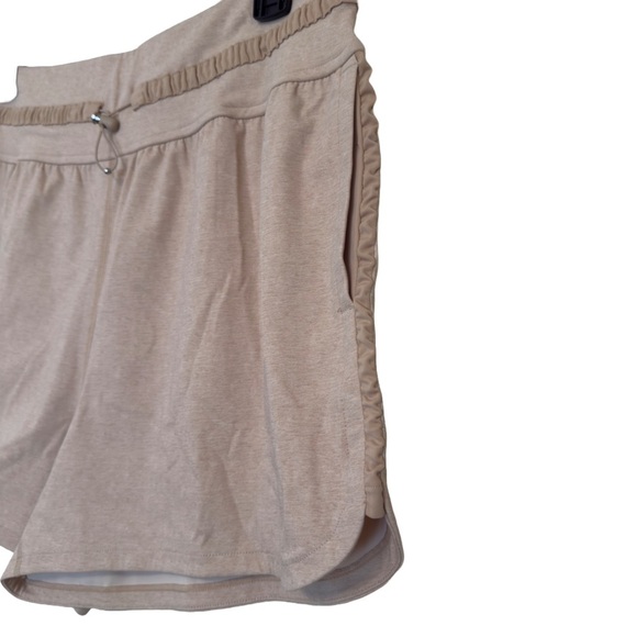 Travis Mathew Queenstown Moveknit Knit Shorts
Women’s Size XL NWOT - Picture 5 of 12